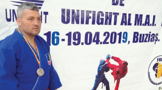 politistul care a raportat ca 70 dintre cadrele ipj gorj sunt praf hartuit de ministerul de interne