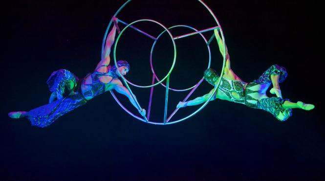 festivalul international de teatru de la sibiu prezinta duminica un maraton al artelor spectacolului cu teatru dans muzica lansari de carte expozitii si acrobatii