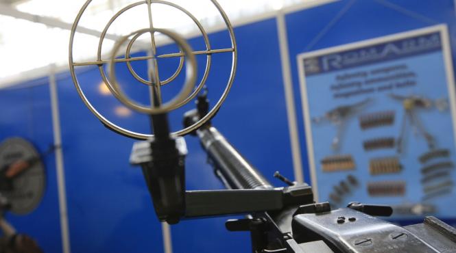 industria de aparare suna mobilizarea generala sub geamurile palatelor victoria si cotroceni