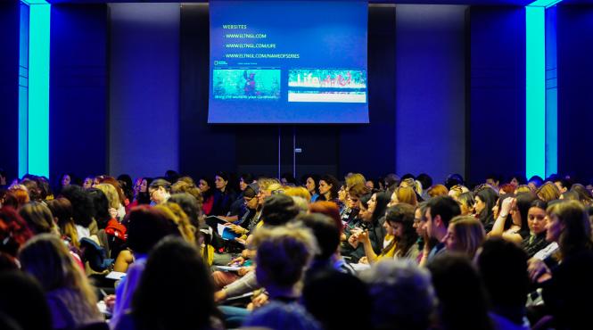 peste 2000 de profesori participa la cea mai importanta conferinta din educatie inainte de inceperea anului scolar