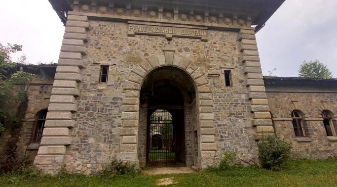 doftana leaganul sfaramat al miturilor comuniste si legionare