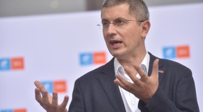 votul pentru presedintia usr plus va fi reluat au votat si membrii care nu aveau acest drept