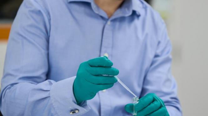 mirosul de masina noua