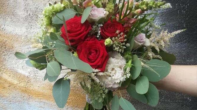 p florile potrivite in functie de personalitatea fiecarei femei alege floraria anemone