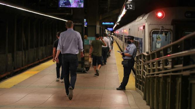 fara mila in new york amenzi de 50 de dolari pentru cei ce nu poarta masca in autobuz si metrou