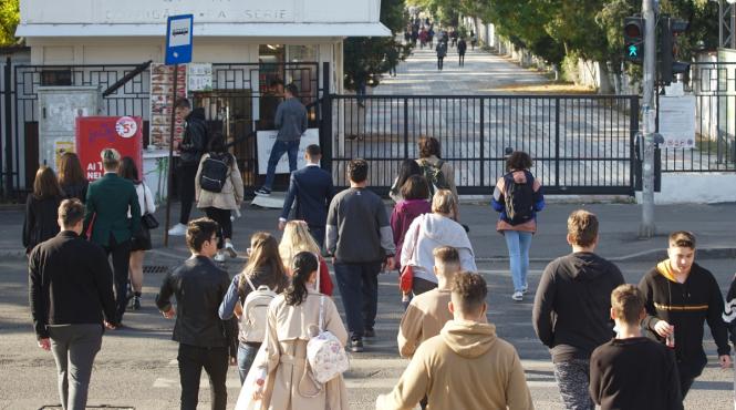 vesti proaste pentru studenti cresc tarifele de cazare din caminele universitatii bucuresti