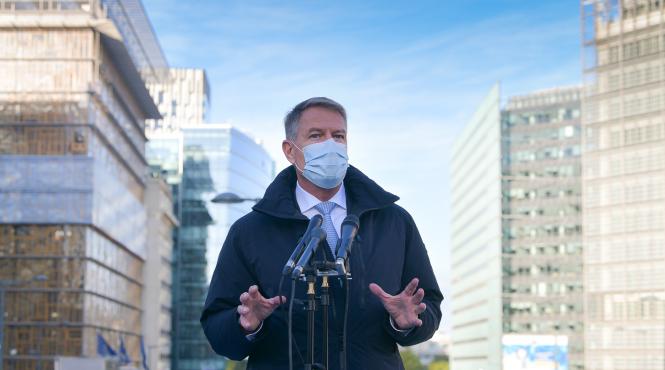 iohannis atac la crizatorii din usr trebuie sa se termine criza politica este o criza creata de unii care au vrut sa arate cat de importanti sunt si nu au reusit sa arate