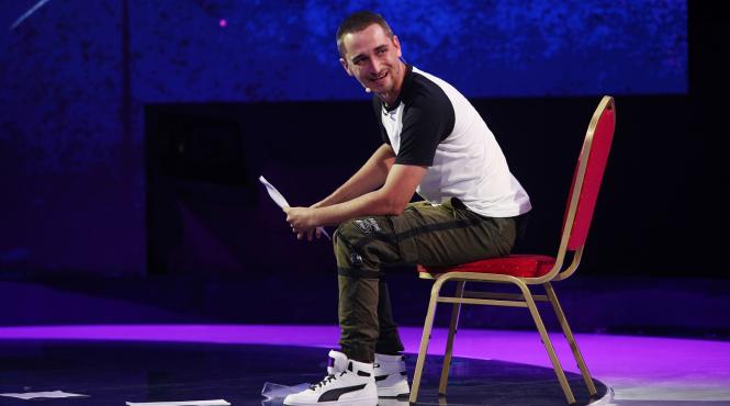 madalin ghioc este finalistul cu numarul cinci al celui mai nou sezon iumor