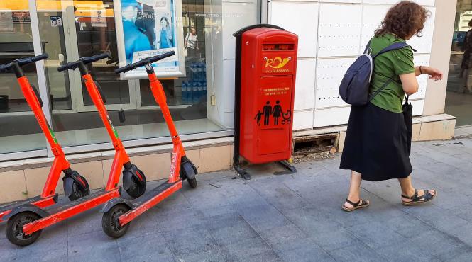 urgenta la posta romana compania statului a cumparat 4 678 de scaune in valoare de peste 126 000 de euro