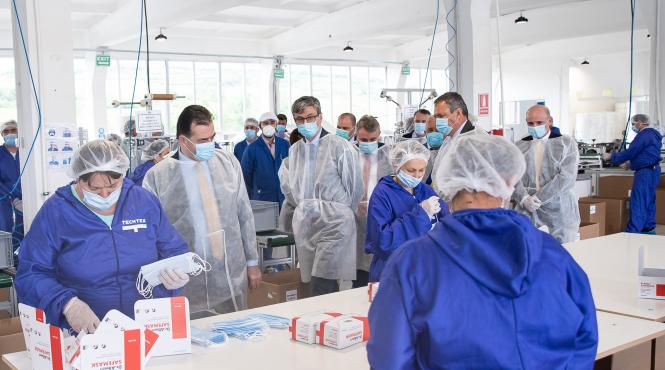 dupa contractul testelor in scoli onac da din nou lovitura masti de protectie fpp2 cumparate de la o companie detinuta de fiul vicepresedintelui anre