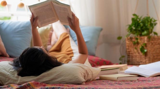 de ce sa citesti carti cand poti vedea filme 5 motive care te vor convinge ca lectura e mai buna