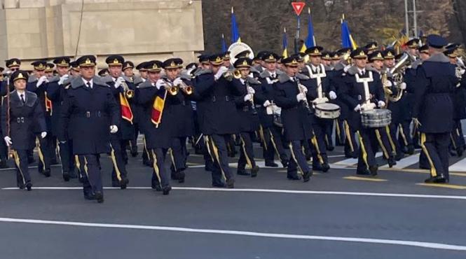 parada militara de ziua nationala 1 500 de militari 100 de mijloace tehnice 30 de aeronave