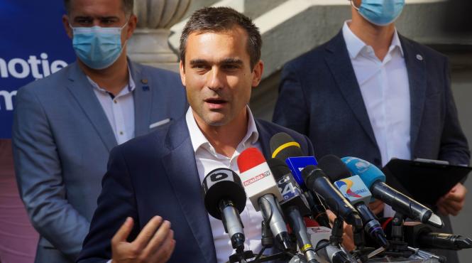 contract de publicitate incheiat in doua minute intre primaria brasov si firma nou infiintata a unui consilier judetean de la usr