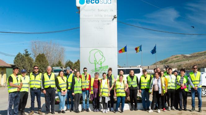 depozitul ecologic vidra detine toate autorizatiile si licentele prevazute de lege si asigura autonomia bucurestiului si a judetului ilfov pentru tratarea sortarea si neutralizarea deseurilor in urmatorii 20 de ani