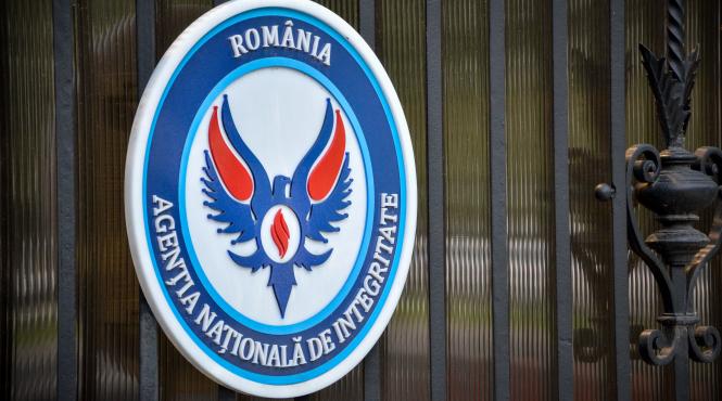 ani a sesizat parchetul in cazul unui director de scoala acuzat ca si a angajat fiica in unitate