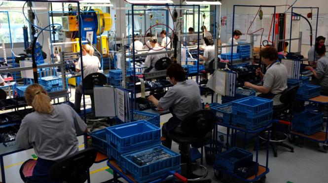 parlamentul ignora modificarea legii care face ca 1 6 milioane de romani sa traiasca la limita saraciei