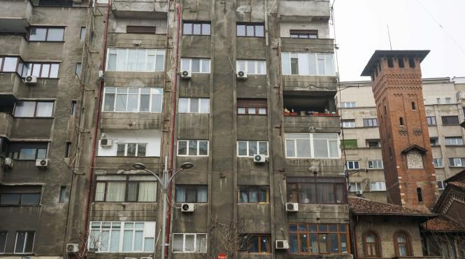 reabilitarea seismica a cladirilor evacuarea cu forta a proprietarilor si bani de la primarii pentru acoperirea cheltuielilor cu mutatul