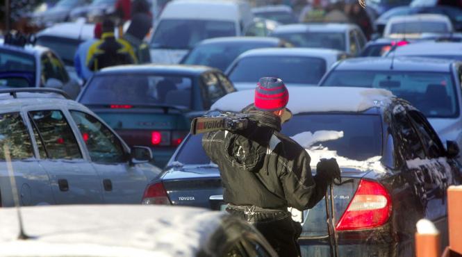 aglomeratie pe valea prahovei coloane de masini pe mai multe tronsoane