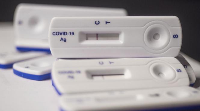 baietii destepti ai pandemiei livreaza fara licitatie catre onac teste de saliva de 17 milioane de euro