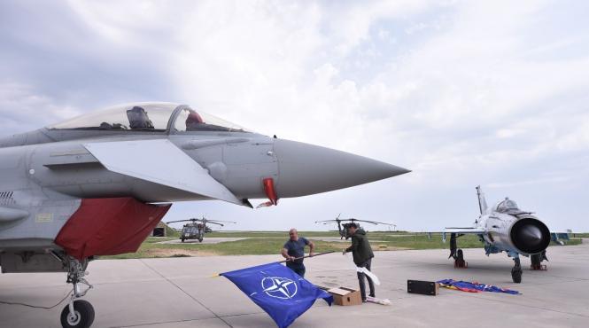 cu o treime ruseasca strabag se ocupa de infrastructura bazei nato 57 aviatica de la mihail kogalniceanu