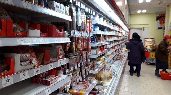 cu televizorul la subrat magazinele din orasele asediate sunt jefuite si distruse