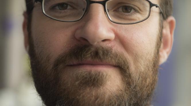 fade in fade out premiera in luna aprilie