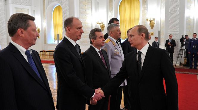 operatiunea jucarii in noroi transformarea unui anonim in james bond de rusia