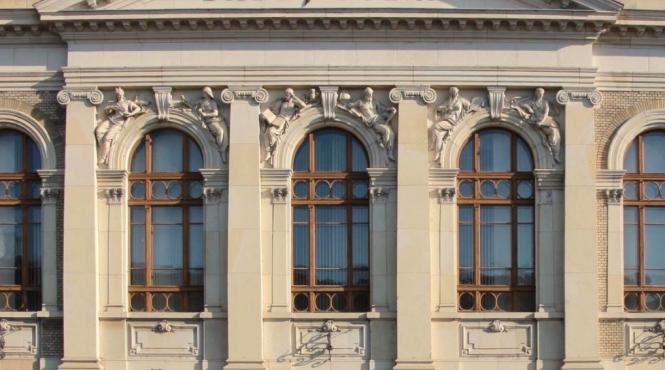 agentia achizitiilor publice cumpara echipamente it de la furnizorul dna si piccj