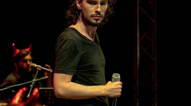 oglinda neagra o poveste muzicala in premiera la teatrul nottara