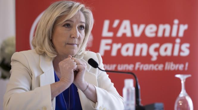 marine le pen se opune limitarii importurilor de petrol si gaz din rusia