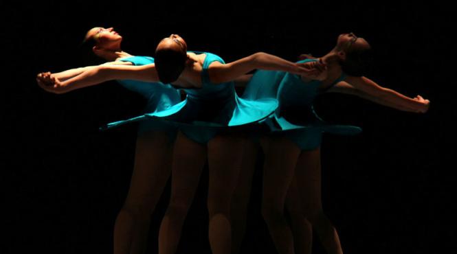 gala dans in jurul lumii si flashmob pentru a marca 40 de ani de cand se celebreaza ziua internationala a dansului