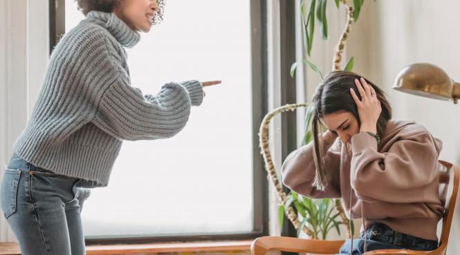 inflexibilii ne tin pe loc si ne pun bariere