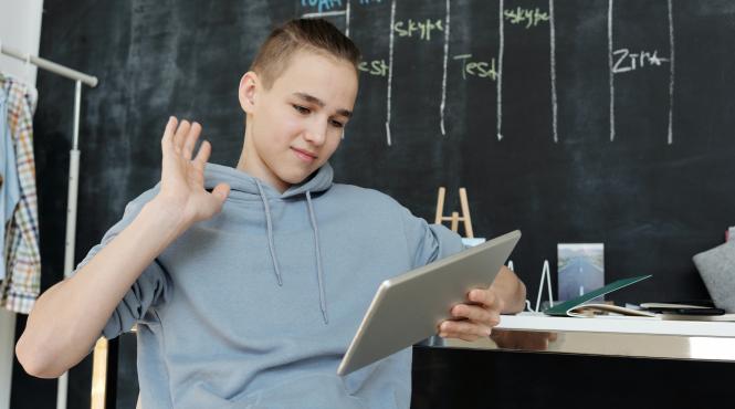 profesorii nu vor mai putea pune note din burta