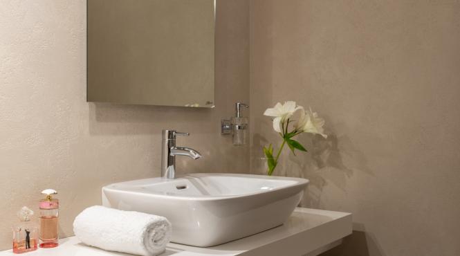 cum sa schimbi bateria de la chiuveta din baie