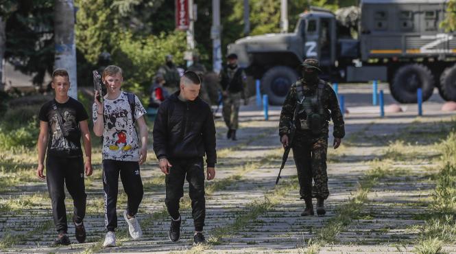 ghidul invadatorului da armatei lui putin unda verde pentru uciderea civililor si animalelor de companie