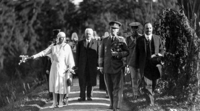 expozitie de fotografii inedite din 1930 cu membrii casei regale la cluj