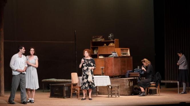 familia unui neam de nava semel spectacol al teatrului national habimah din tel aviv prezentat la tnb
