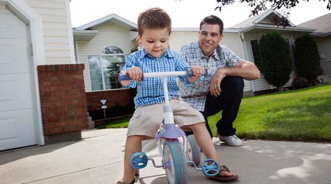 masinute de impins vs triciclete cu control parental ce sa alegi