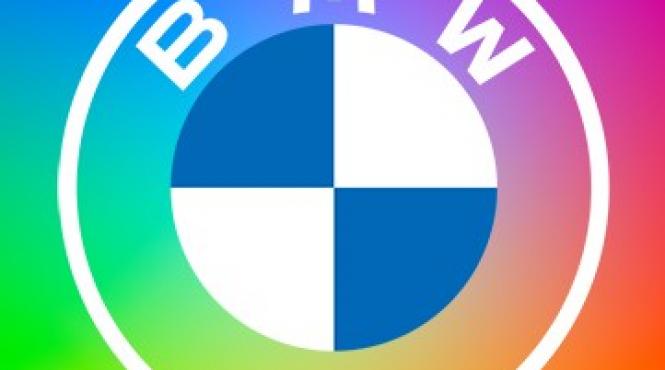 un nou automobil bmw isi schimba culoarea caroseriei