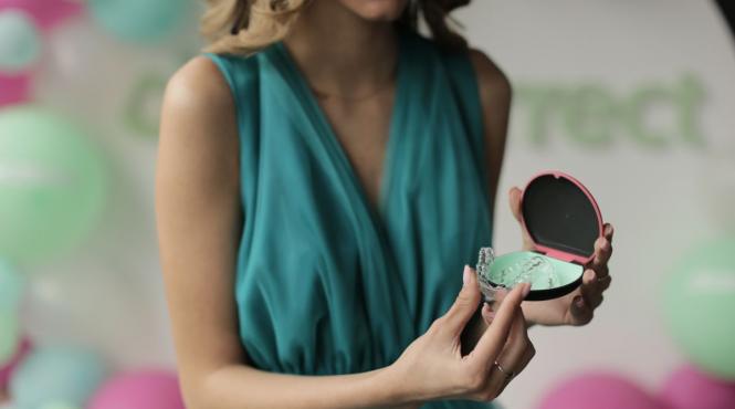 gutierele transparente o alternativa la aparatele dentare cu sarme