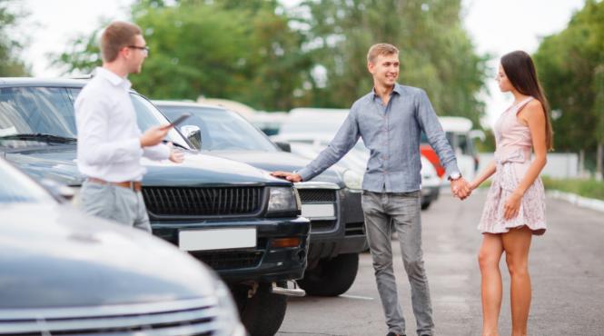 aproape jumatate dintre romani prefera o masina second hand pentru ca nu isi permit una din showroom