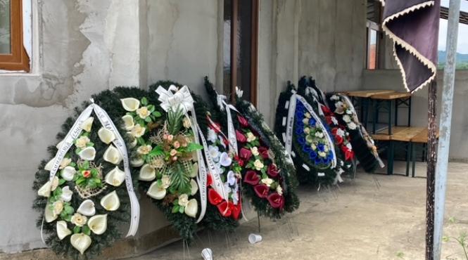 guru din apuseni in acelasi cimitir cu avram iancu