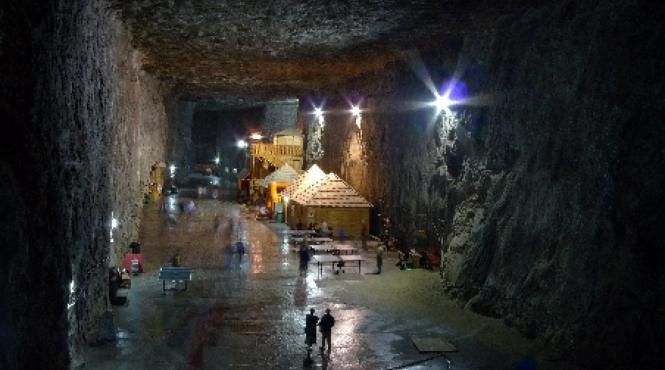 update salina praid ramane inchisa dupa infiltratiile cu namol circa o mie de vizitatori au fost evacuati