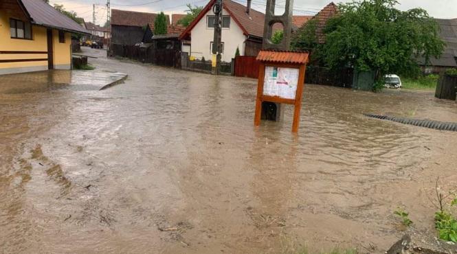pericol de inundatii pe zeci de rauri din intreaga tara