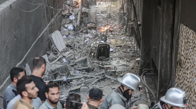 zeci de rachete lansate din fasia gaza spre israel ca riposta la operatiunea militara