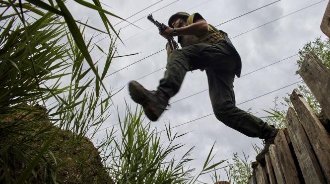 gherilele ucrainene arunca in aer planurile lui putin