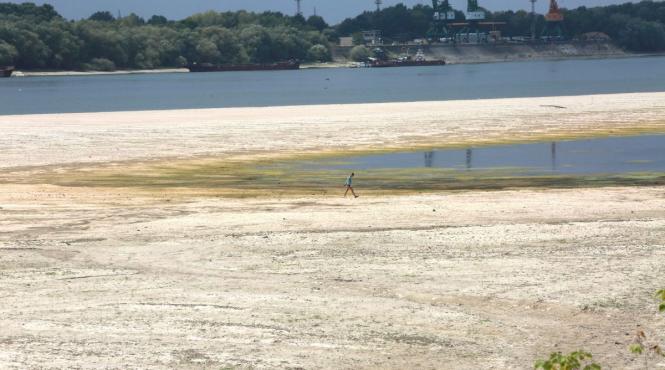 transportul fluvial si agricultura sufera pentru ca dunarea se face tot mai mica