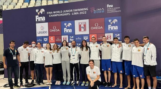 david popovici a contribuit decisiv la titlul mondial la juniori in proba de stafeta 4x100 m liber n vlad stancu argint la 400 m popovici are deja discipoli