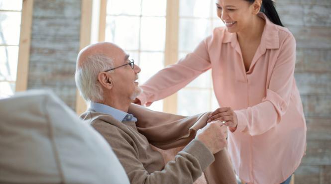 de ce azilul este o solutie buna in prezent pentru seniori