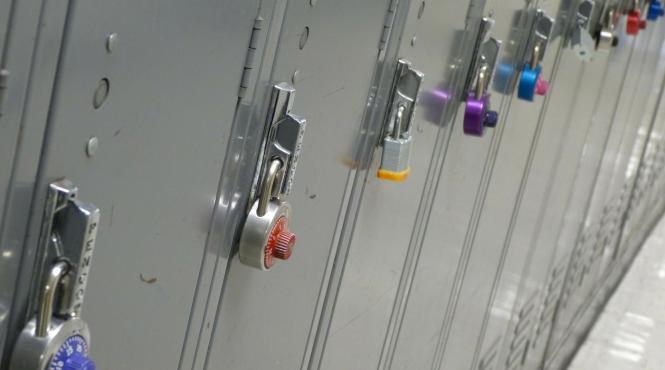 nu e inca prea tarziu sa cumperi modele de vestiar metalic scolar